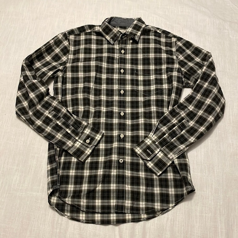 American Eagle Men’s Seriously Soft Classic Fit Button Down